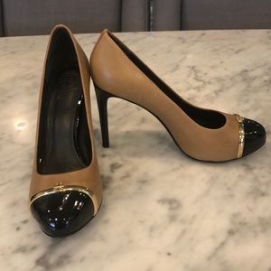 Tory Burch Tan and black pumps 8.5